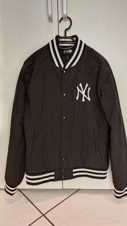NY Yankees Übergangsjacke, Grösse M, Schwarz!