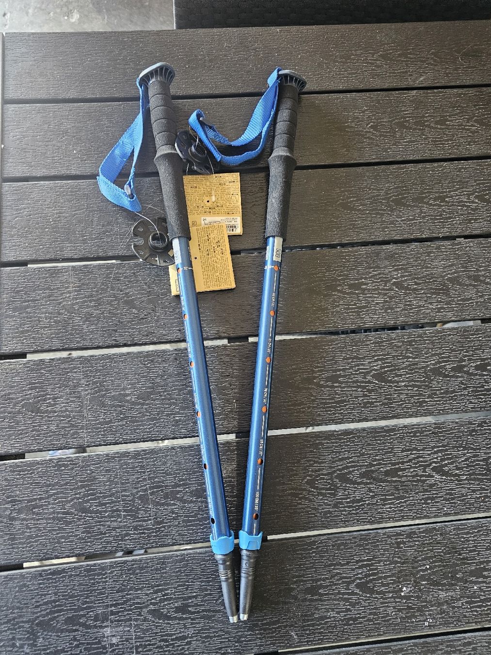 Decathlon Bastoncini da trekking: Decathlon Wanderstöcke, neu. – Nuovo e nell'imballaggio originale da Meisterschwanden venduto da Luluku