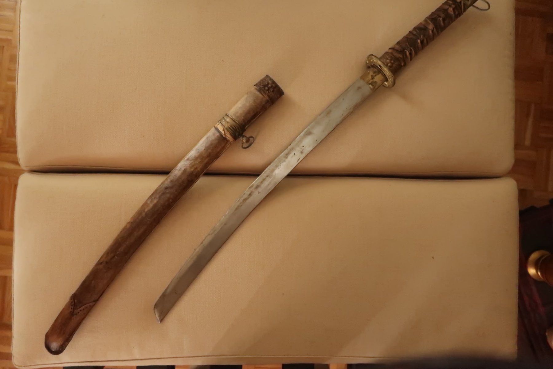 Arte internazionale: Katana (réplique décorative) – Usato da Genève venduto da Lrc