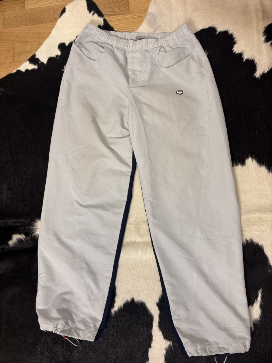 Nike Pantaloni: Nike Tn Jogginghose – Usato da Ostermundigen venduto da alessiodavvero