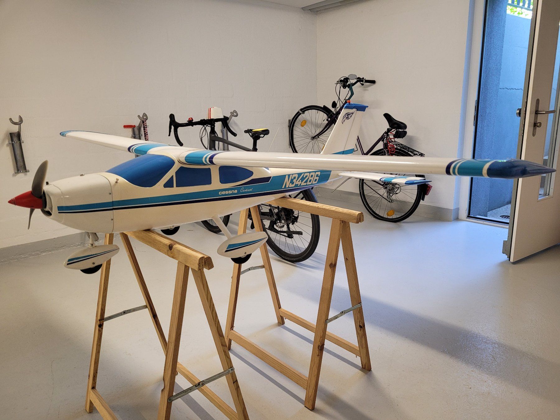 Cessna Modellismo RC: Grosse, schöne Cessna Cardinal, mit Motor und Servos – Difettoso da Winterthur venduto da testi67