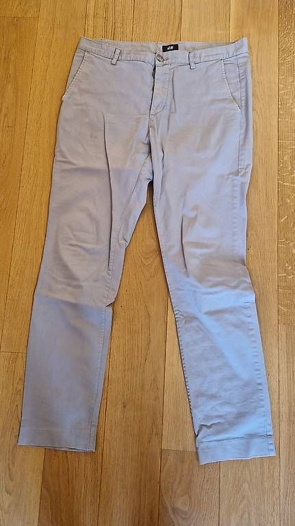 Pantalons: Graue Männerhose Gr 50 – D'occasion à Eglisau par marasofia