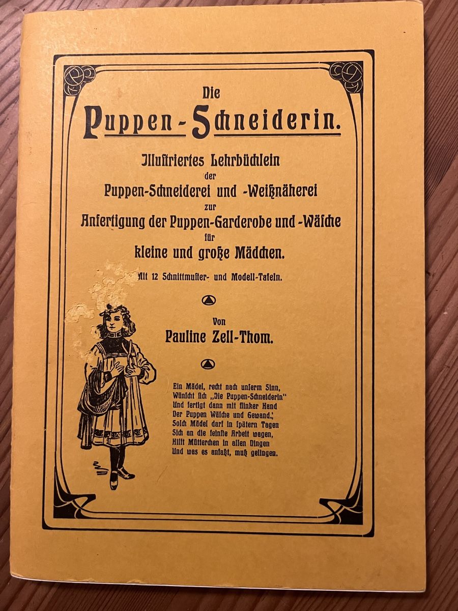Puppen: Puppenschneiderei Buch Schnittmusterbogen – Neu (gemäss Beschreibung) aus Arboldswil von CJDA