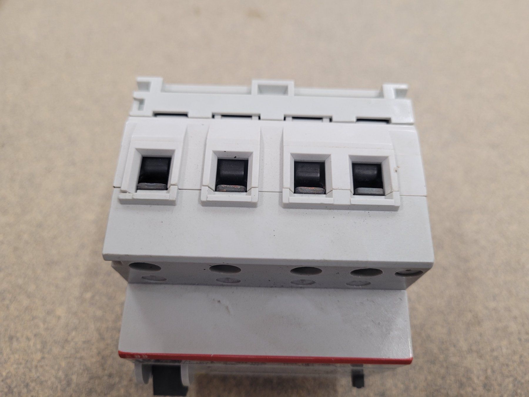 ABB Stromzufuhr: ABB Swissline FI Schutzschalter 40A / 30mA – Gebraucht aus Vitznau von Night-Fire 3