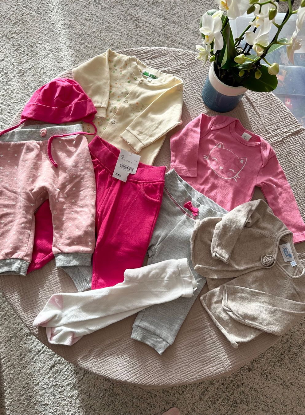 Lotti & Set di vestiti: 8-teiliges Mädchenpaket Gr. 68 – Usato da Obfelden venduto da dafae 1