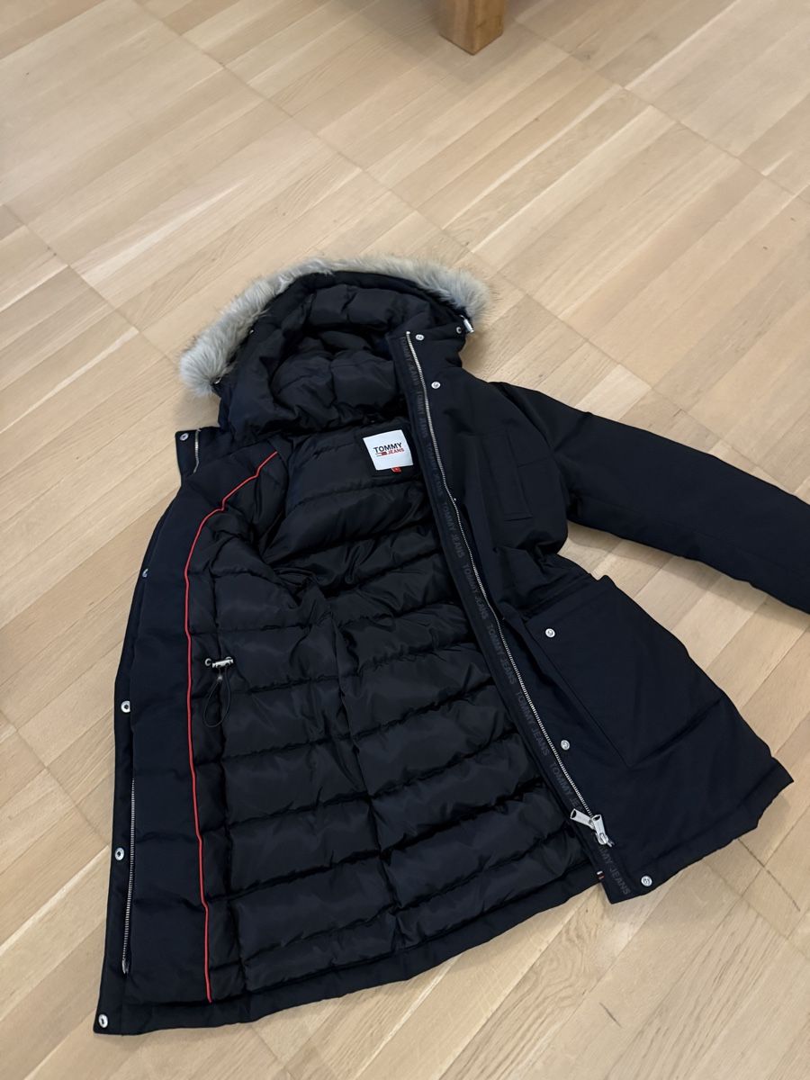 Tommy Hilfiger Giacche: Winterjacke Tommy Hilfiger schwarz – Usato da Zuchwil venduto da patriziatr 1