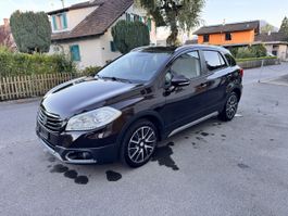Suzuki SX4 S-Cross 4x4 SUV top Zustand