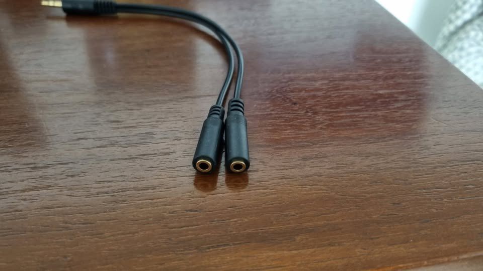 Laufwerke & Adapter: Double Kopfhörer Input Kabel (Interface) Aux – Gebraucht aus Bäch SZ von nicolasg2 1