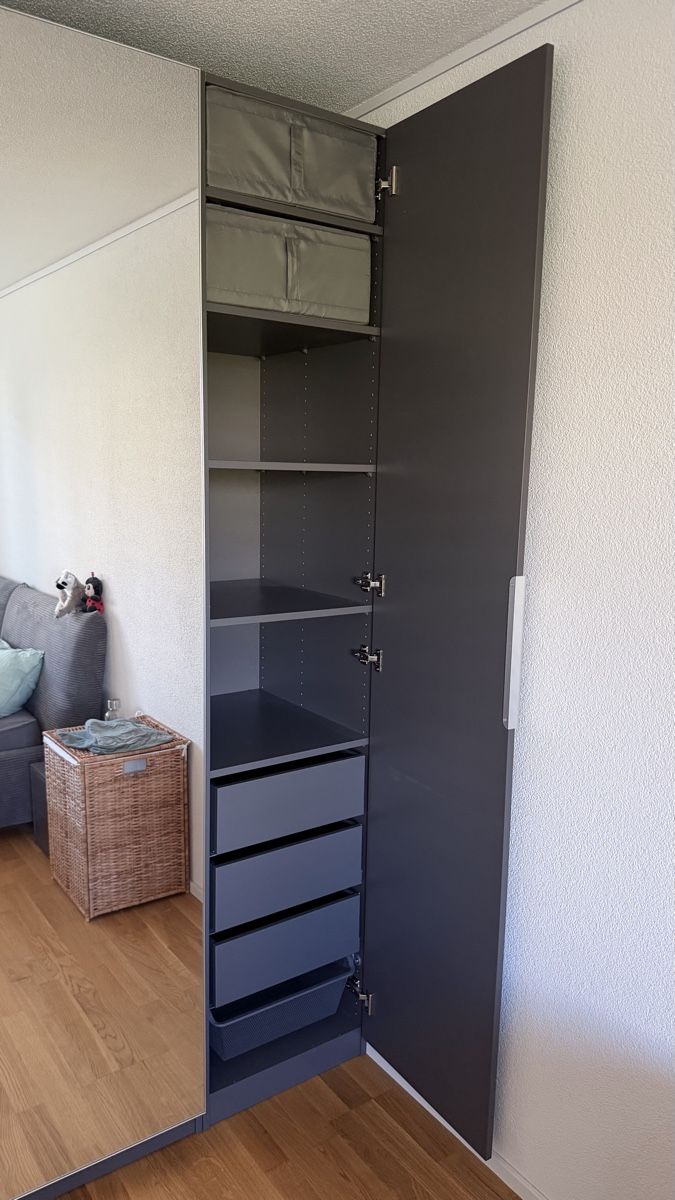Ikea Armadi: IKEA PAX Kleiderschrank – Usato da Bern venduto da noahgasser 1
