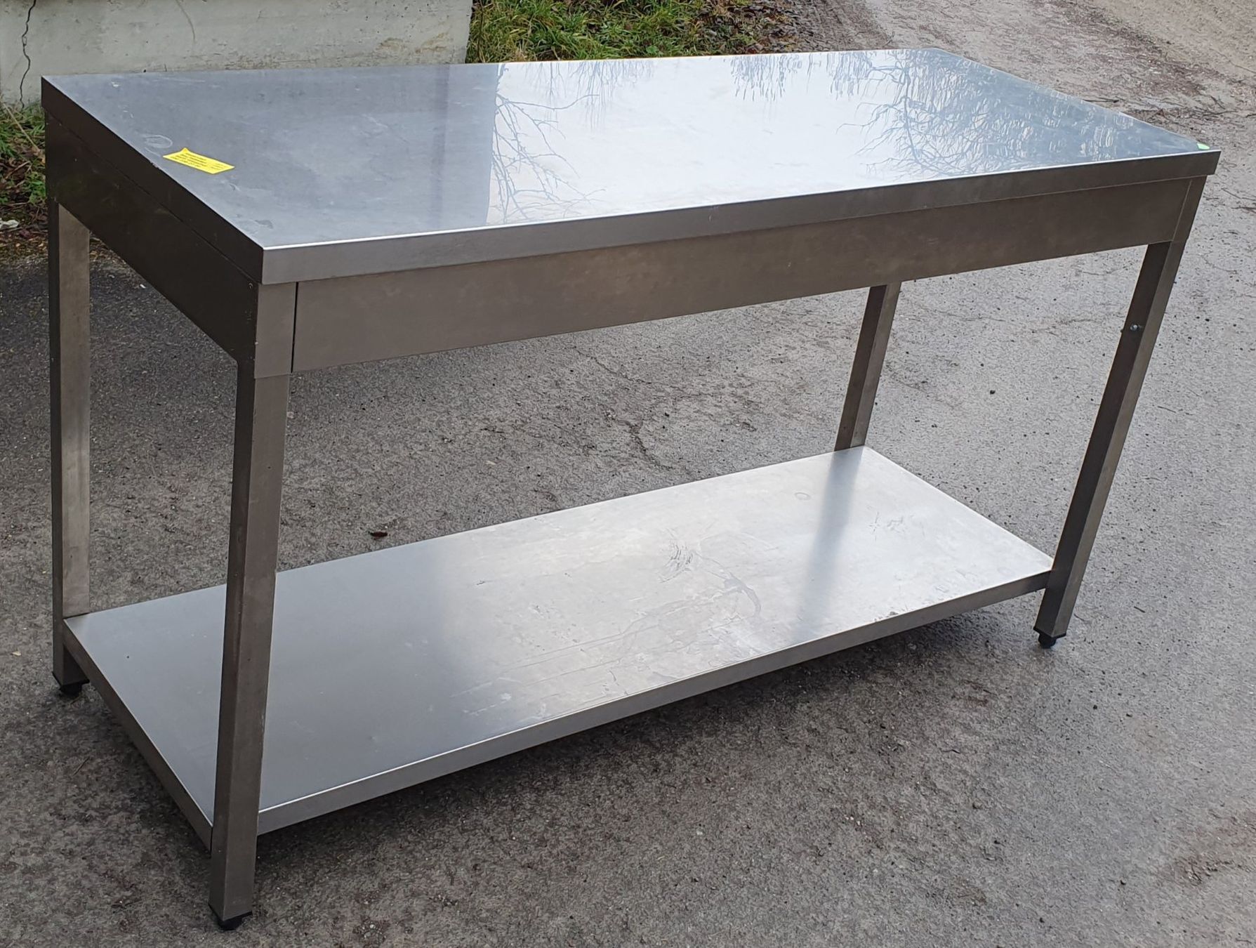 Cucine complete: Gastro- Arbeitstisch mit Grundboden, CNS – Usato da Winterthur venduto da BauTeilLaden2000 2
