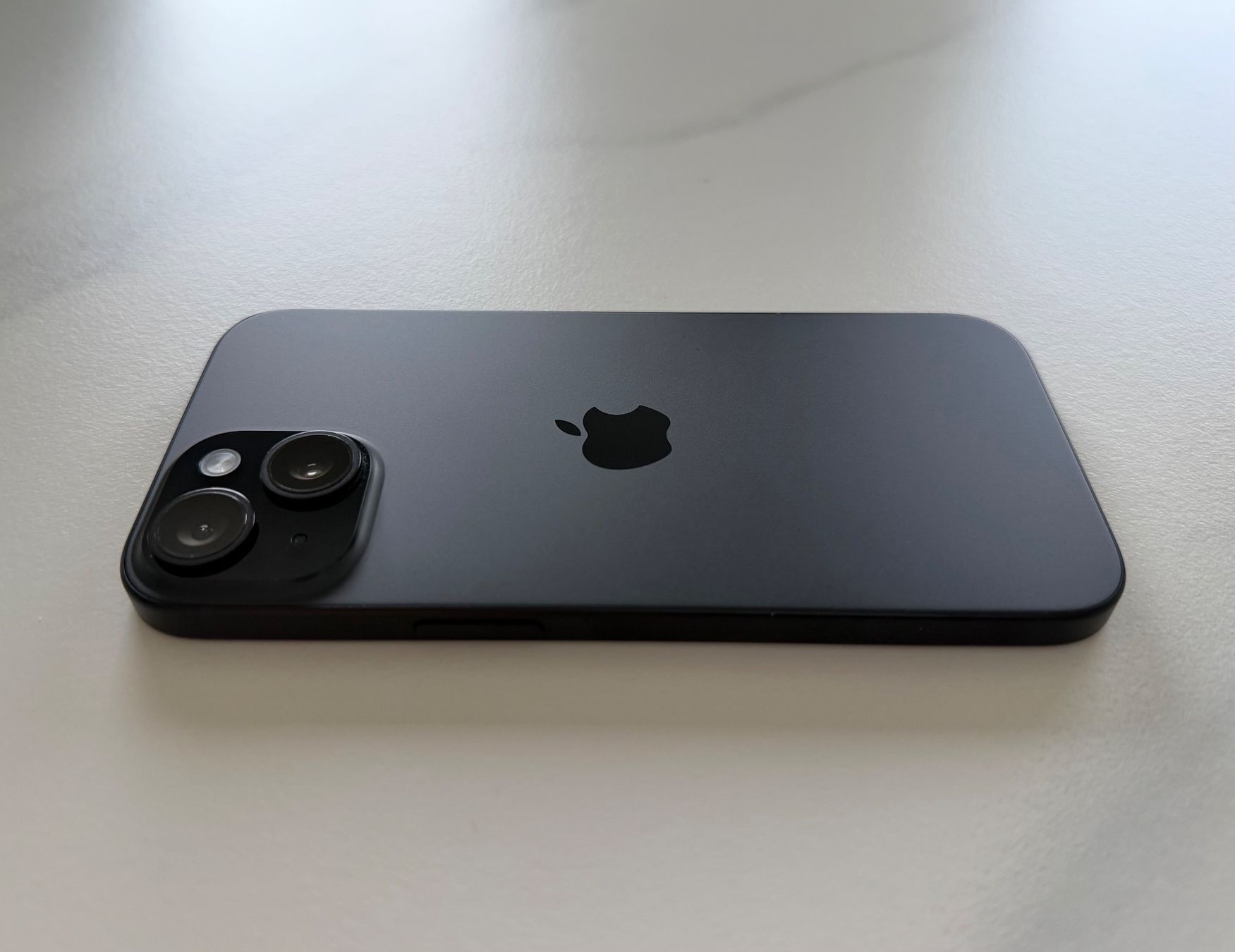 Apple Telefoni cellulari / Smartphones: iPhone 15 | 128 GB | Top Zustand | Schwarz – Usato da Holzhäusern ZG venduto da MitgliedSeit2011 1