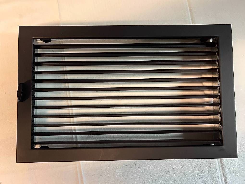 Griglie e Inferriate: Grille d'air chaud noir réglable – Usato da Cugy VD venduto da chr_n2rp 3