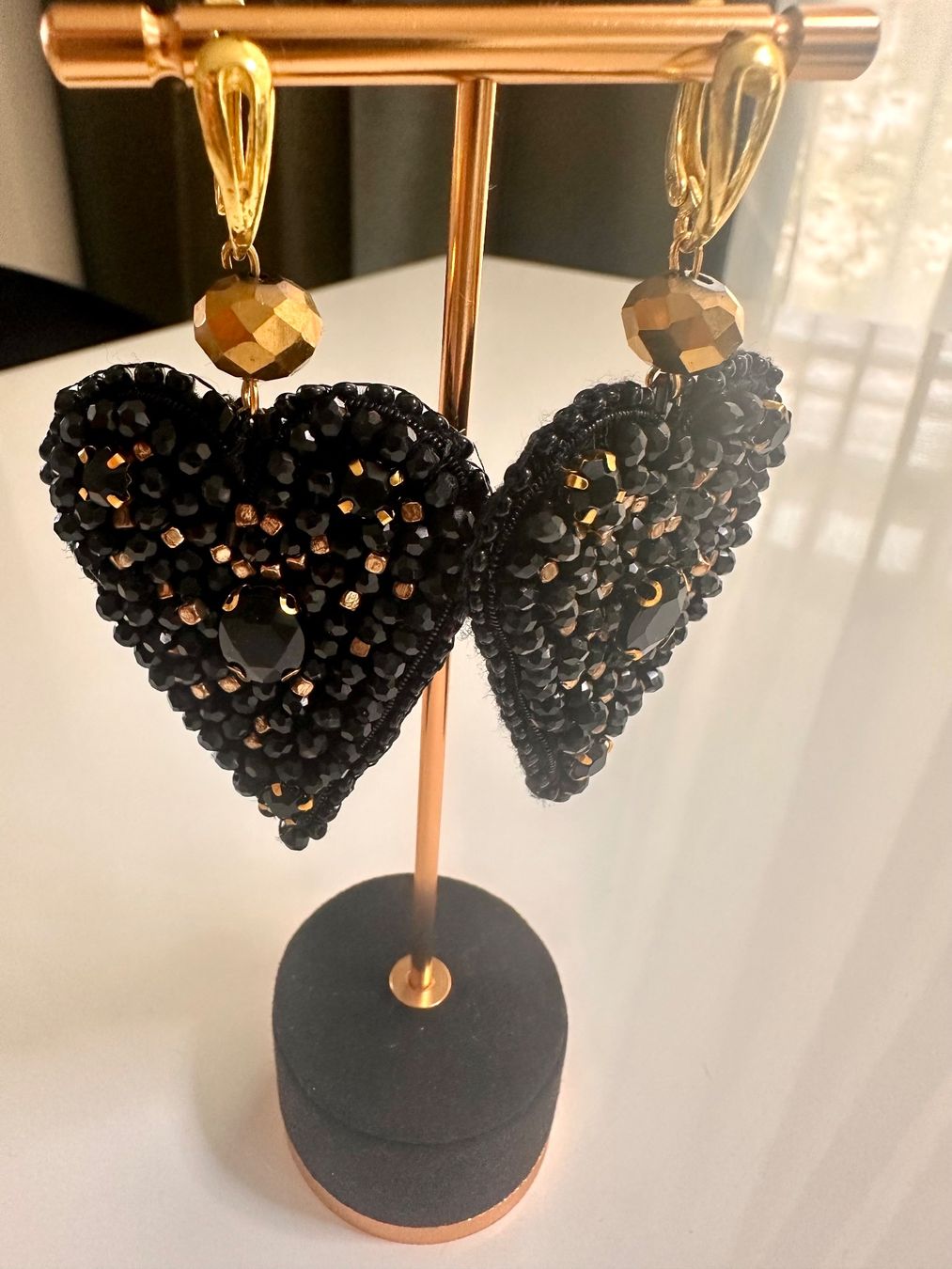 Orecchini pendenti & Orecchini a lobo: Black Heart Shaped Statement Earrings. Handmade by beads – Nuovo (secondo la descrizione) da Oftringen venduto da Eylem79 1