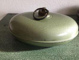 Vintage Bettflasche als Dekoobjekt