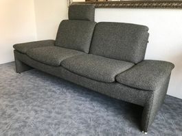 3er Sofa BACCARA von Leu Stoff Q2 Morcote grauschwarz 204 cm