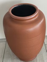 Terrakotta Vase mit Rippenmuster ca. 44 cm. gross Rossler