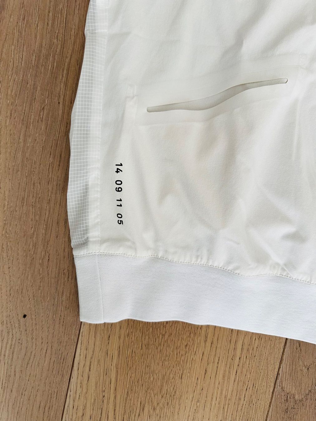 Nike Tops: Nike top mit kapuze – Gebraucht aus Bern von howi72 1