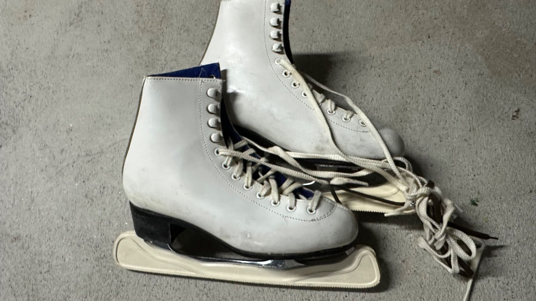 Pattini da ghiaccio: WiFa Eiskunstlaufschuhe, Grösse 35 – Usato da Schönenbuch venduto da marisli80 1