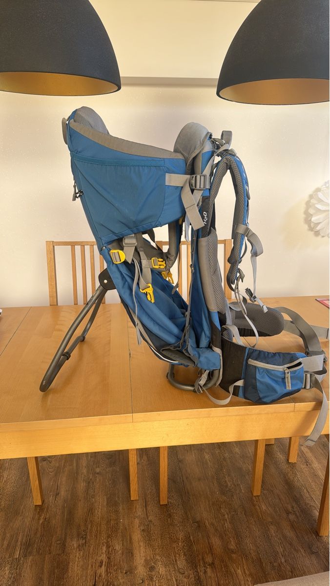 Deuter Porte-bébés ventraux & dorsaux: Child Carrier Backpack - Kinder Rücksack – D'occasion à Altendorf par dario_zh