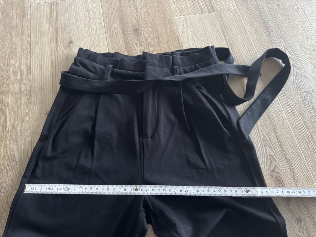 Vero Moda Pantaloni: Vero Moda S Stoffhose schwarz – Usato da Kloten venduto da now20160 5