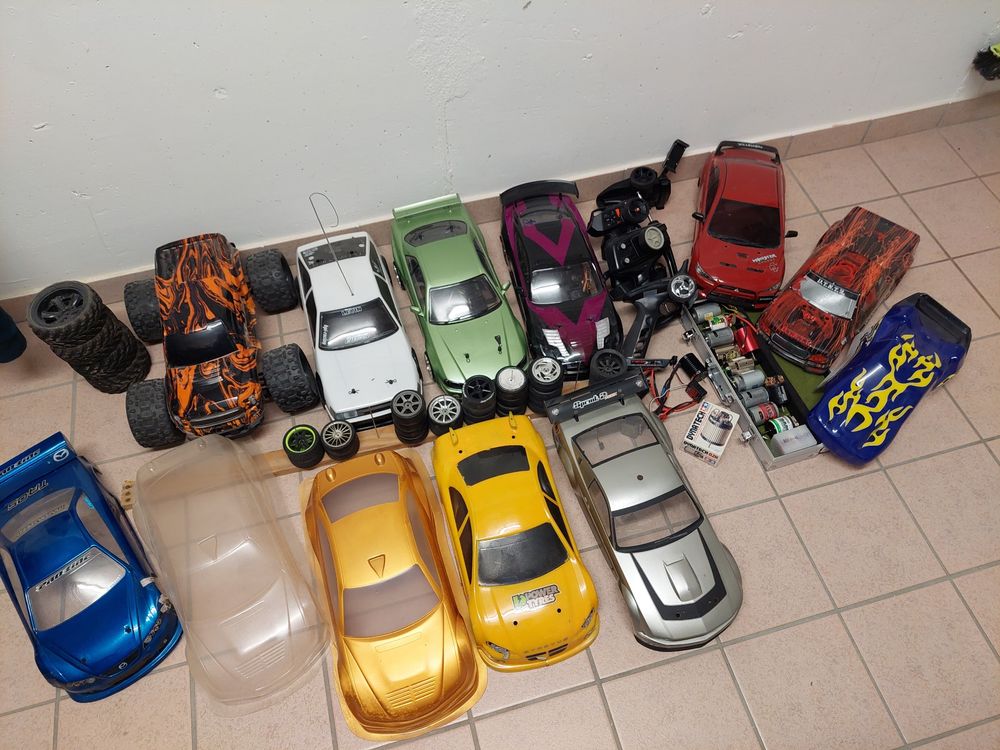 RC Kits de montage: Lot RC Autos und Zubehör – D'occasion à Uster par Rudolf2506