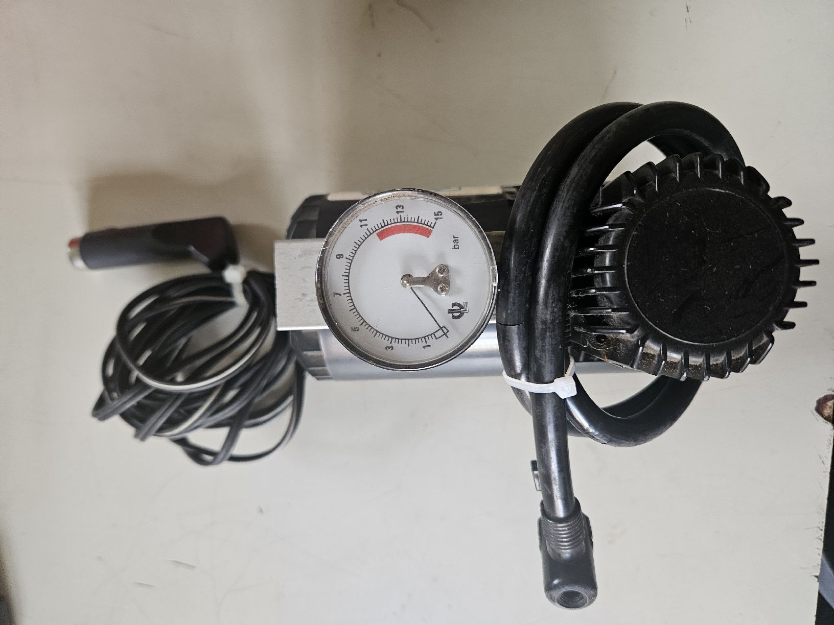 Compressori: Auto Kompressor EY 12V 50W 8A 11bar gebraucht – Usato da Oberburg venduto da znas 1