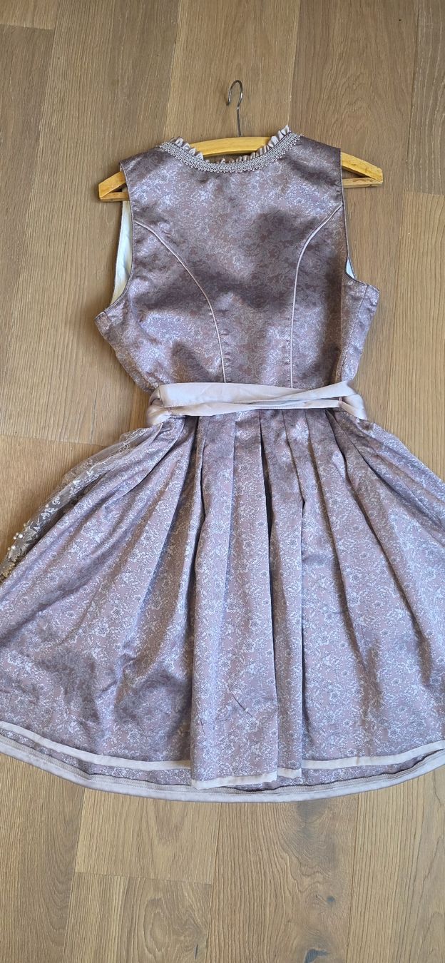 Krüger Robes: Dirndl Krüger Grösse 42 – Neuf (Voir description) à Opfikon par dan_7nqw 1