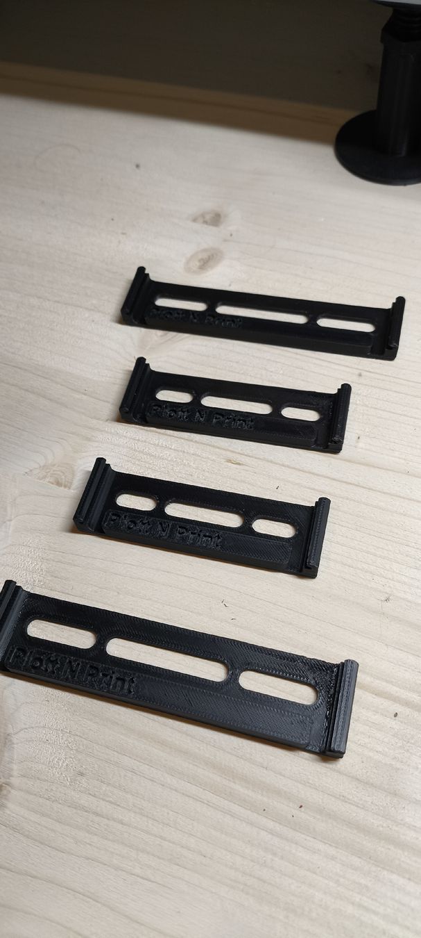 Supporti a parete: license plate holder - Kennzeichenhalter CH – Nuovo e nell'imballaggio originale da Ruschein venduto da vin_9b8c