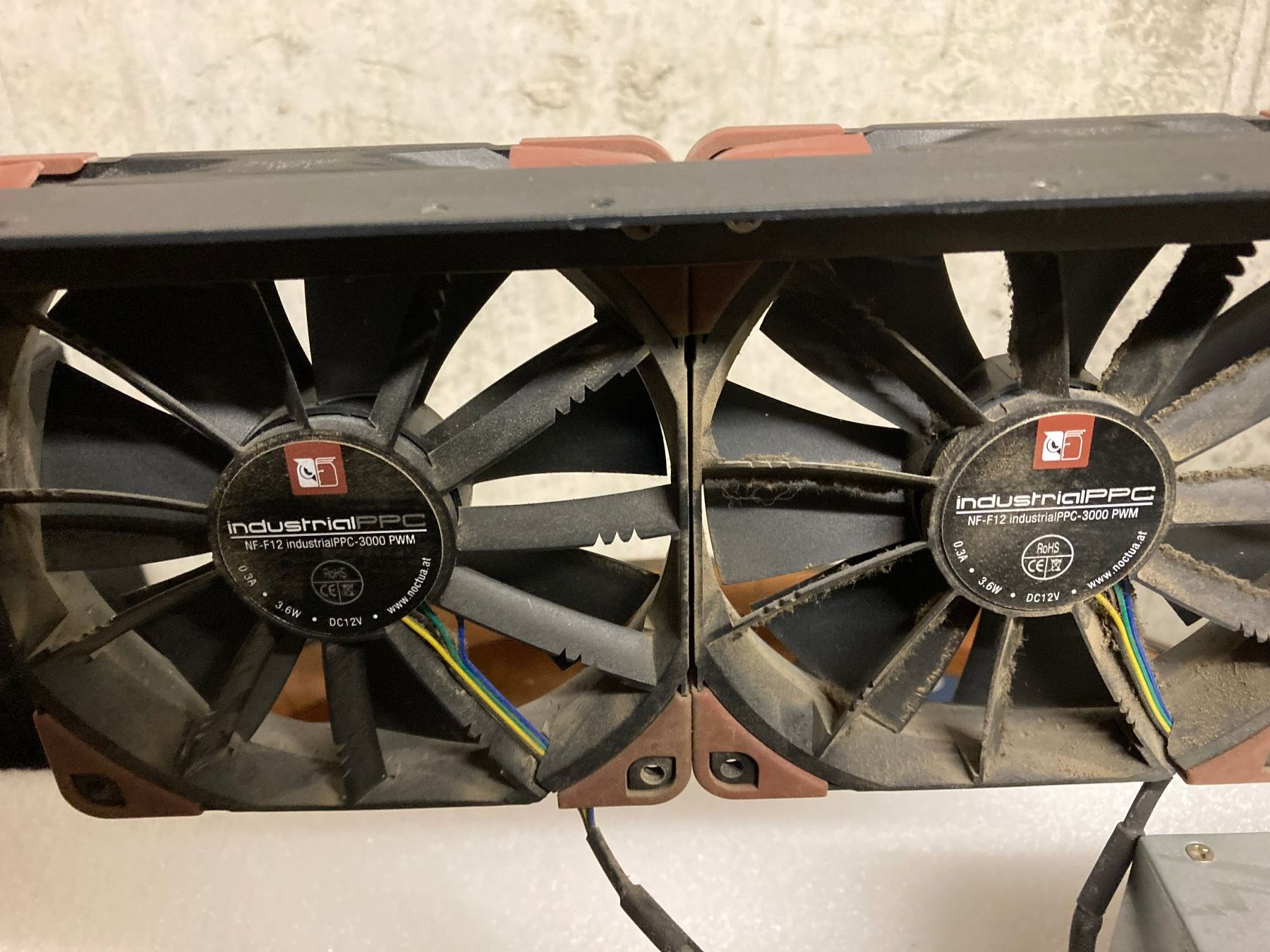 Coin Miner: Mining Rig mit 1800W Netzteil und Mainboard, CPU, Riser – Gebraucht aus Wettingen von Schabernack_sam 3