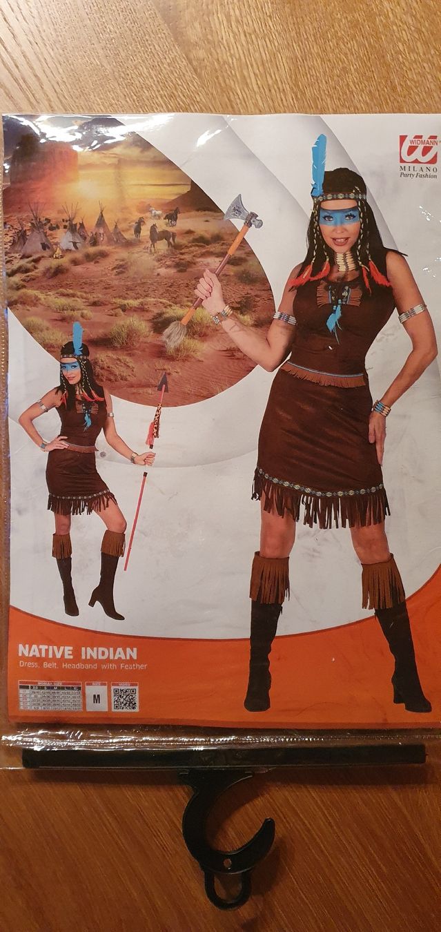 Kostüme: Indianerkostüme Damen M – Neu und originalverpackt aus Giswil von Buchs18