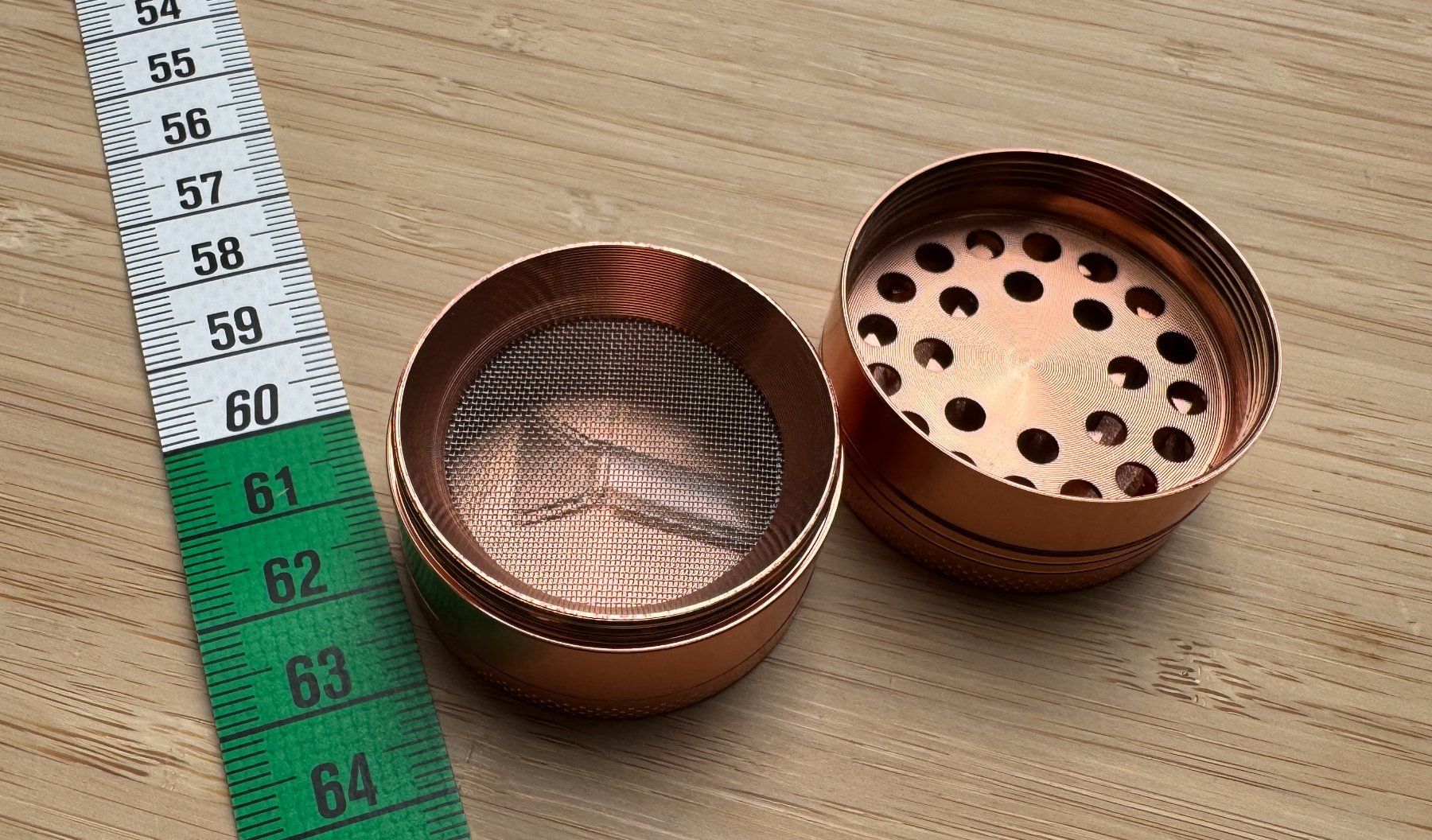 Tabak: rosé Metall Grinder, rose gold, Mühle – Neu und originalverpackt aus Winterthur von YaV 3