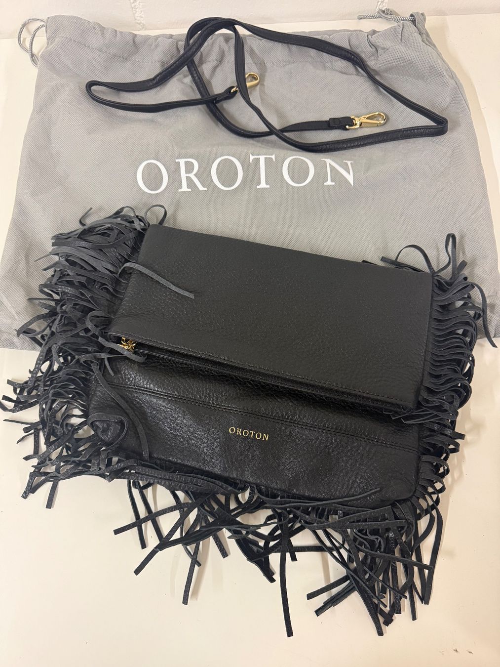 Taschen für Damen: Schwarze Ledertasche von Orton – Gebraucht aus Zollikon von lit_9hd6