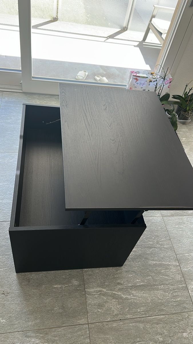 Ikea Tavoli: Schwarzer IKEA-Couchtisch mit Hubfunktion – Nuovo (secondo la descrizione) da Kandergrund venduto da eva_92rg