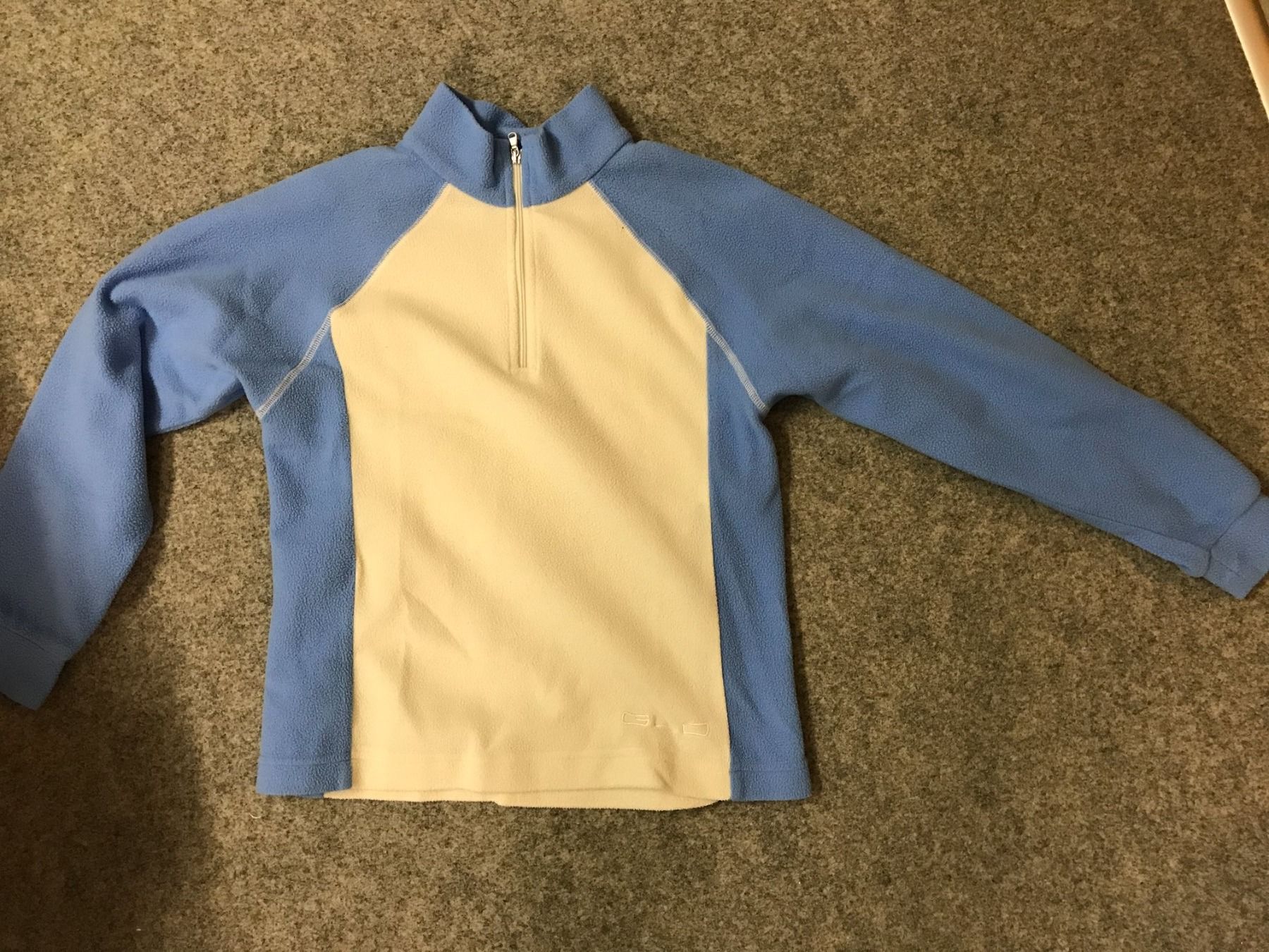 Pulls et sweat-shirts: Faserpelz Pullover Kinder Gr.128 – D'occasion à Guntershausen par Gloominati