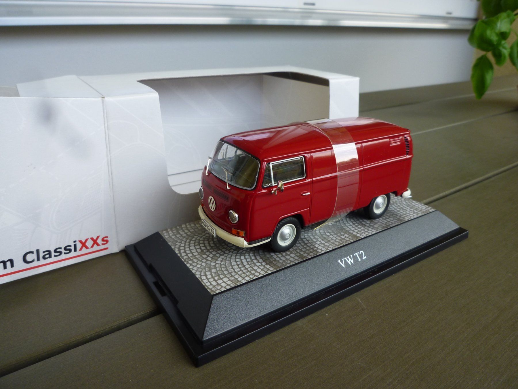 Volkswagen Modellini d'auto: VW T2 Kastenwagen – Nuovo e nell'imballaggio originale da Flawil venduto da Imperiosud 6