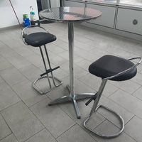 Bartisch mit Hocker
