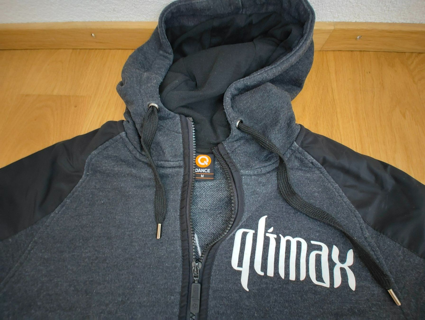 Pullover & Sweatshirts: Qlimax Hoody / Kapuzenpullover – Gebraucht aus Schwyz von Balmer92 1