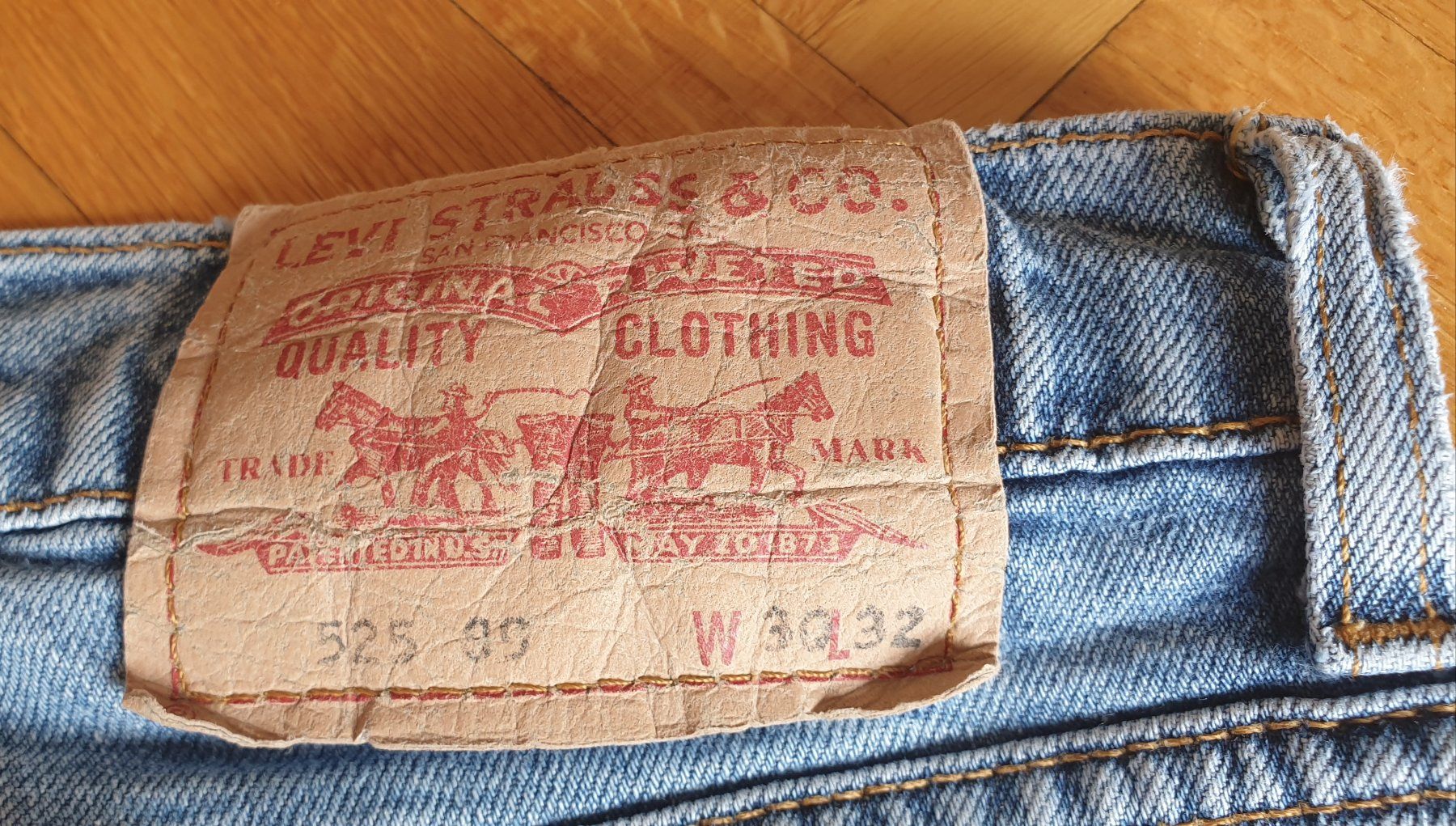 Levi's Jeans: Levi's 525 w30 l32 – Usato da Neuchâtel venduto da ruedelacote 1