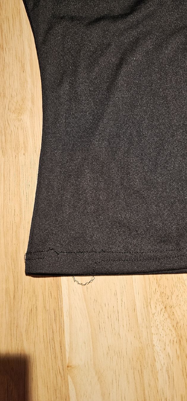 T-Shirts: Schwarzes Shirt Gr. L - Elegant und Modisch! – Gebraucht aus Azmoos von Jadejo 4