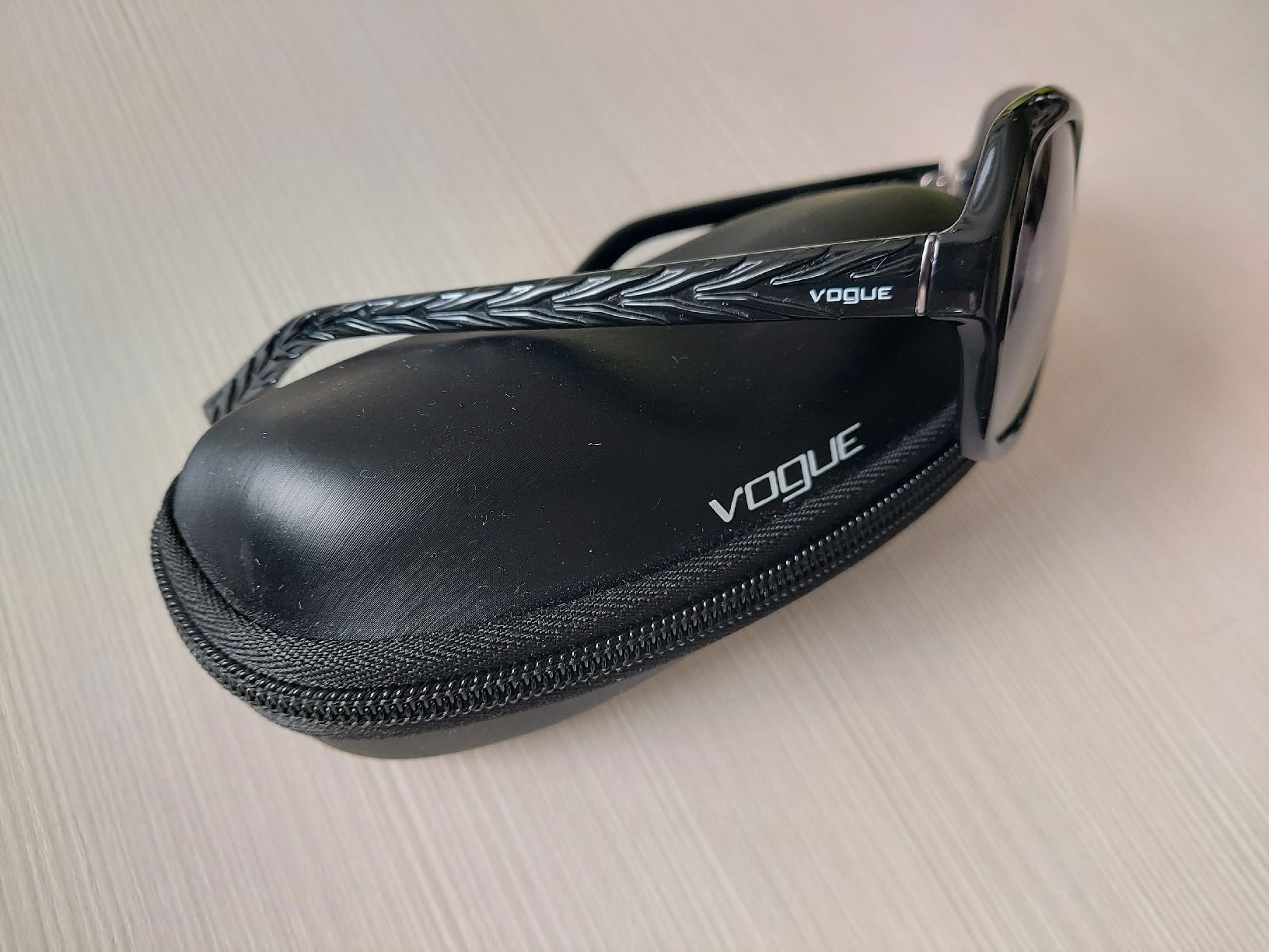 Vogue Occhiali & Lenti: Occhiali da sole Vogue – Usato da tenero venduto da Mam74 2