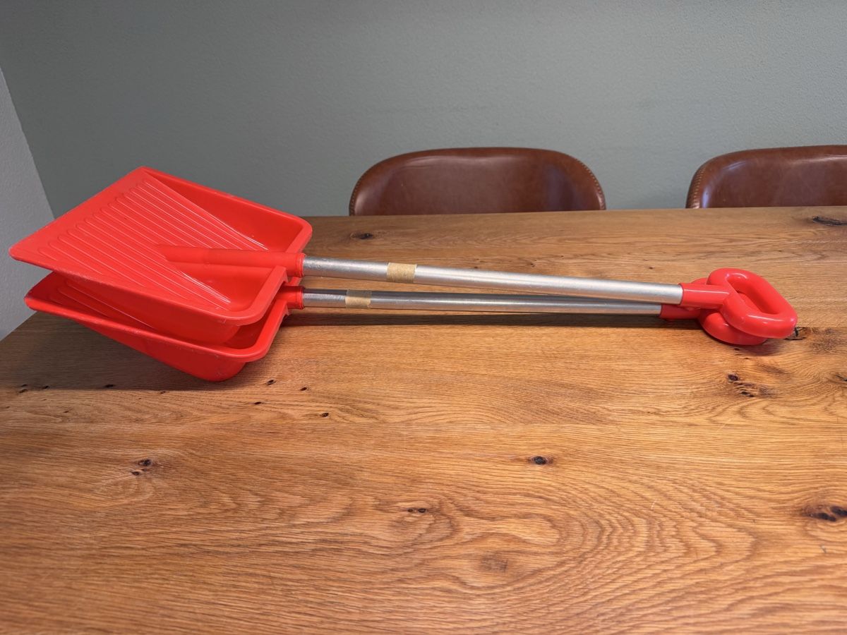 Alle Werkzeuge: 2 Kinder Schneeschaufeln ca 70cm  – Gebraucht aus Niederbüren von Oetschli 6