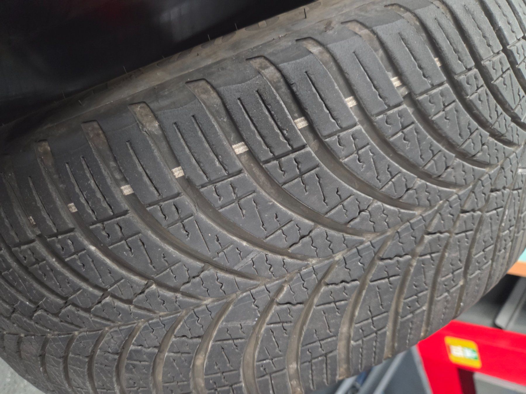 Pneumatici & Ruote complete: 205 / 55 R 17  95V – Usato da Fischbach-Göslikon venduto da Emanuel.Bardhi 2