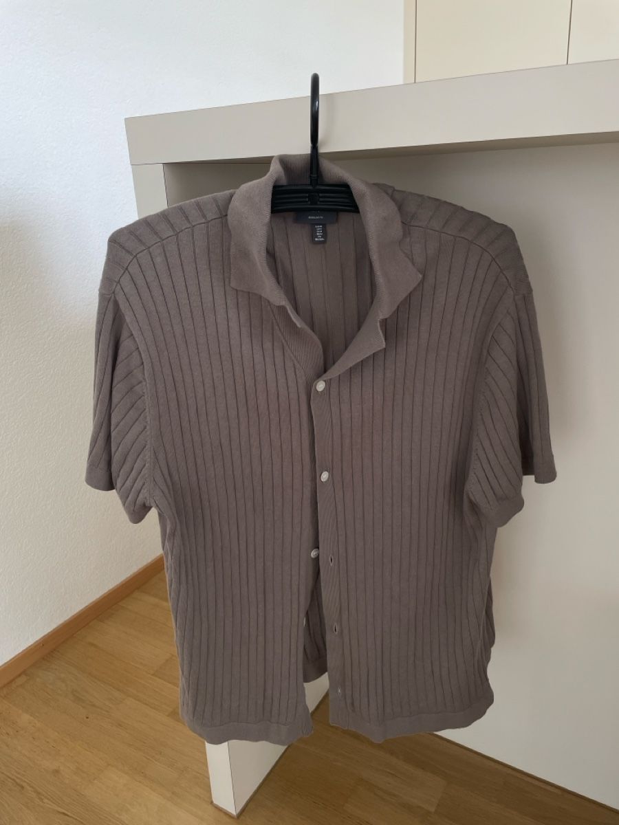 H&M Polos: Kurzarmpolo von H&M, Grösse M – D'occasion à Hägendorf par fufj11