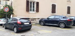 Parking privé extérieur disponible.