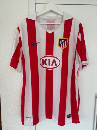 Vintage Trikot Atletico Madrid 2010-11, n°11