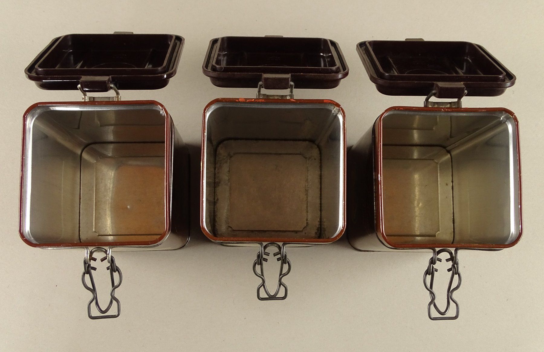 Altro in Decorazioni & Accessori: 3 ALTE BLECHBÜCHSEN KAFFEE KONSUM DENNER – Usato da Grüningen venduto da Kartensammler 3