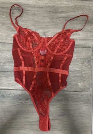 BODY UNGETRAGEN GRÖSSE S