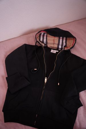 Burberry Kapuzenjacke Schwarz mit Check Futter Gr. S