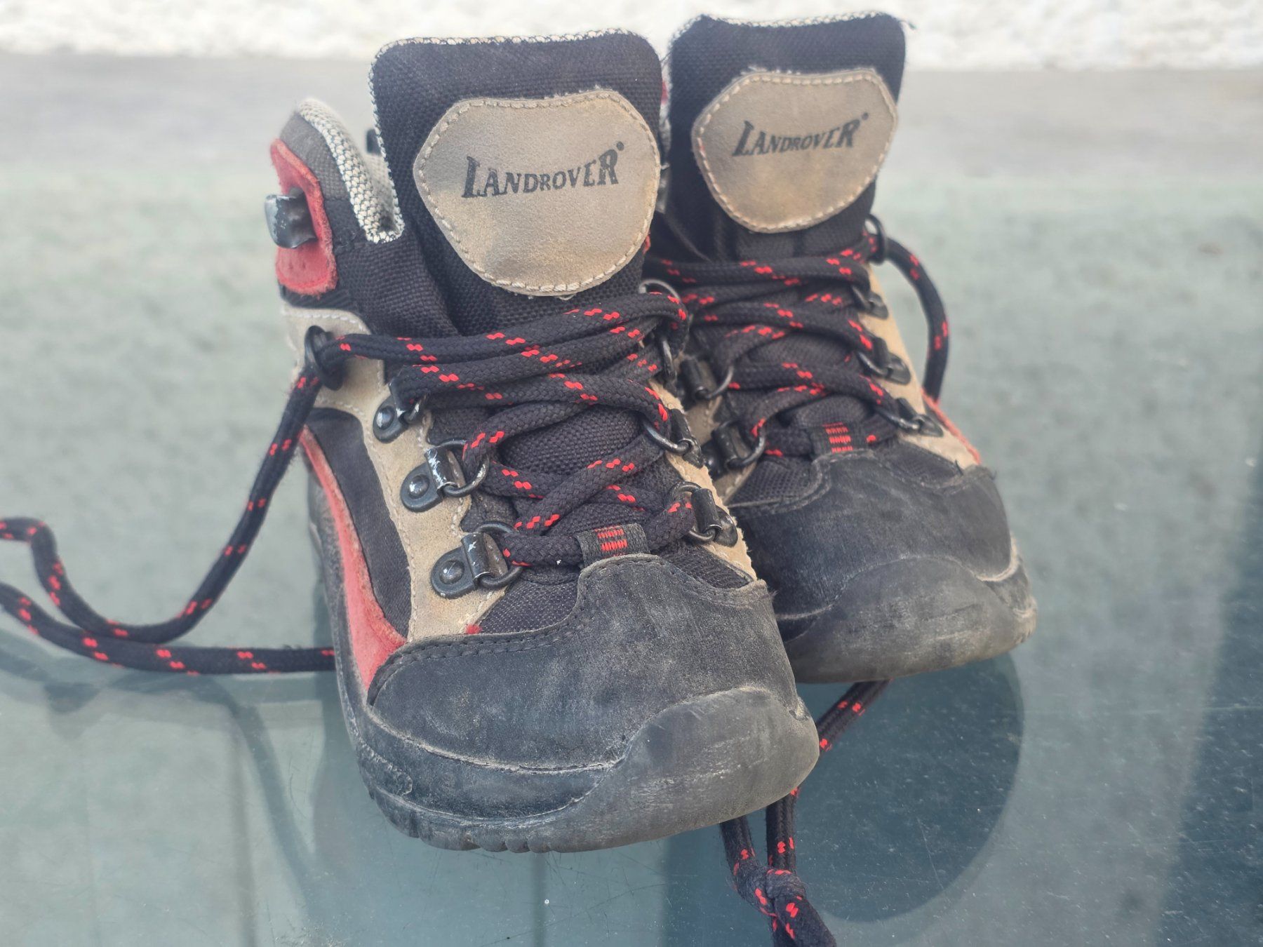 Landrover Chaussures garçon: Kinder Wanderschuhe Landrover Grösse 26 gebraucht – D'occasion à Wichtrach par Elenagonzi 1