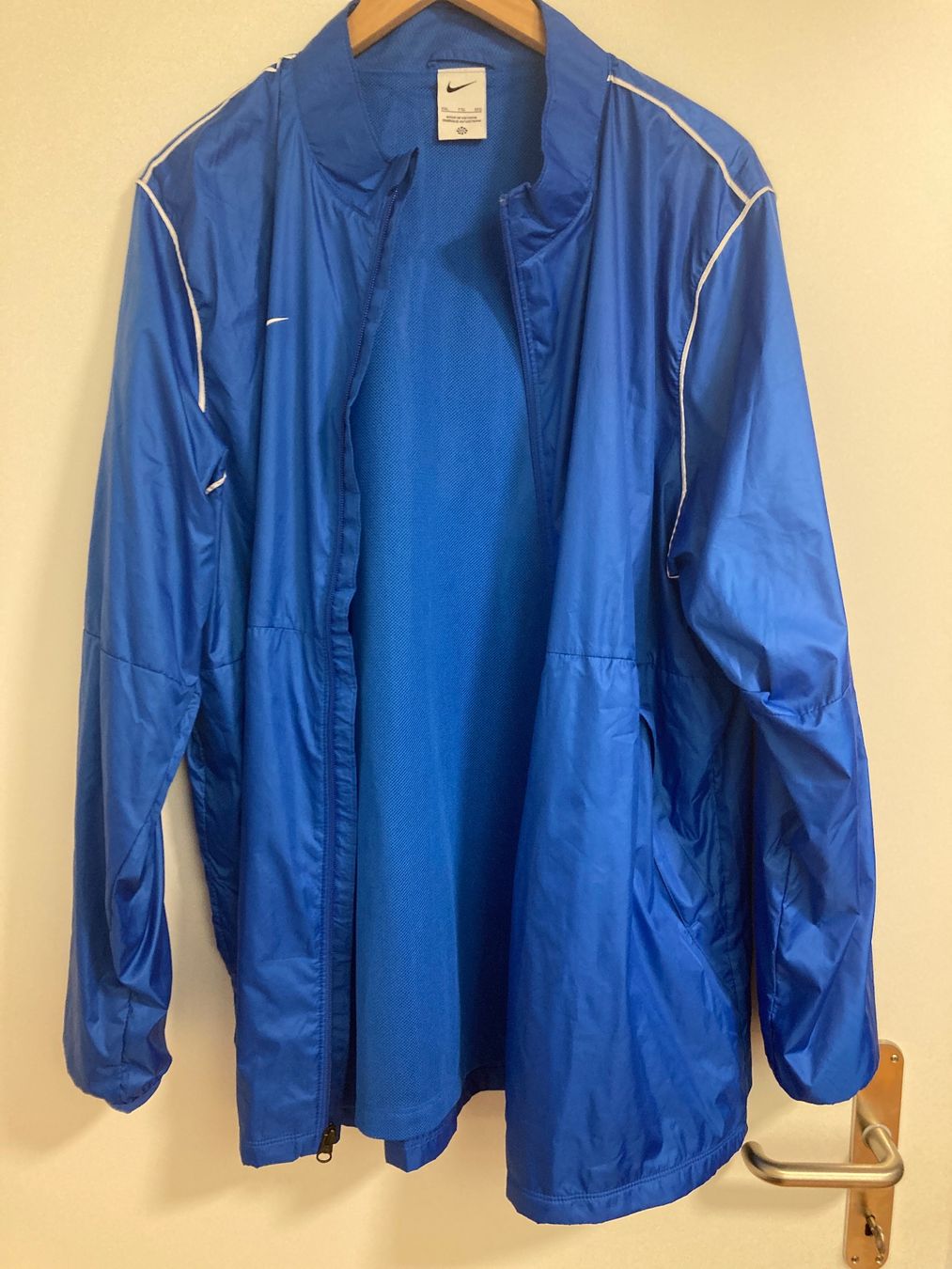 Nike Vestes: Nike Regenjacke – D'occasion à Wängi par Kaesli